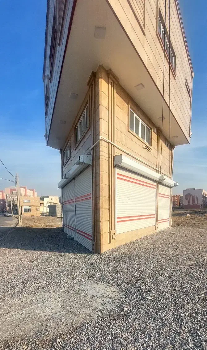 اجاره طبقات *تجاری اداری* نبش بلوار اصلی فاز۳ سهند