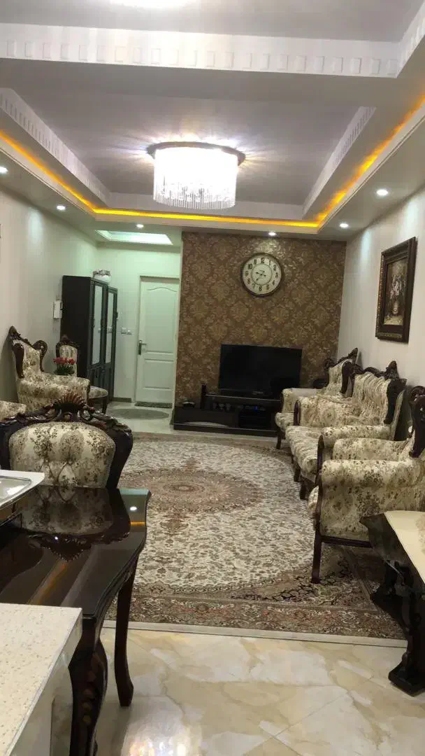 84 متر ، 2 خوابه ، پونک اعلایی رو به آفتاب