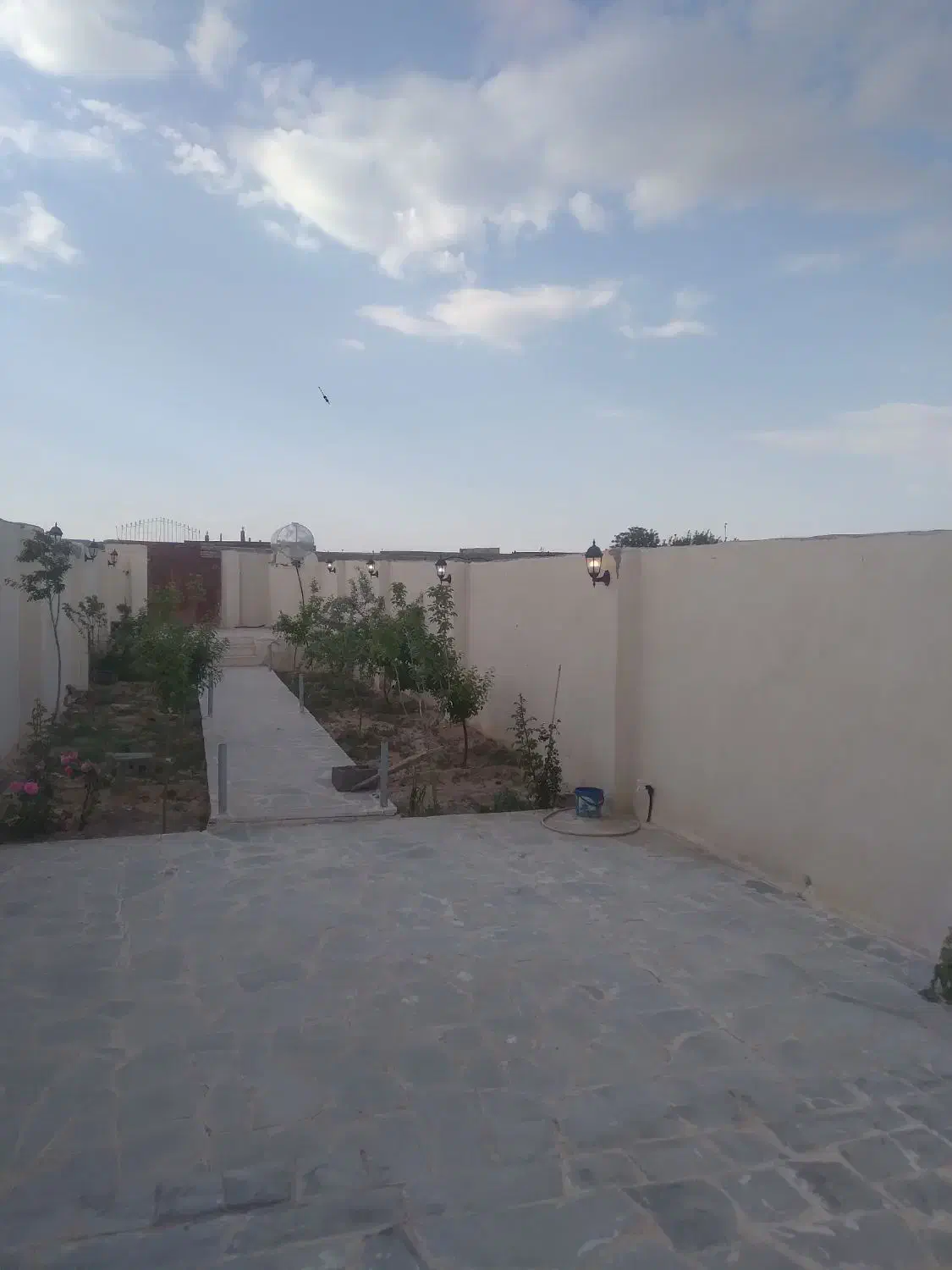 باغ ۲۵۰متری داخل بافت