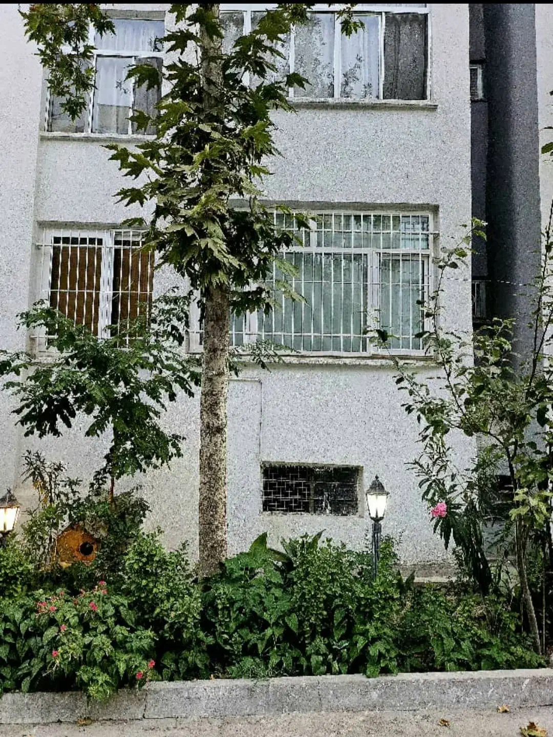 130 متر سه خواب سند تک برگ