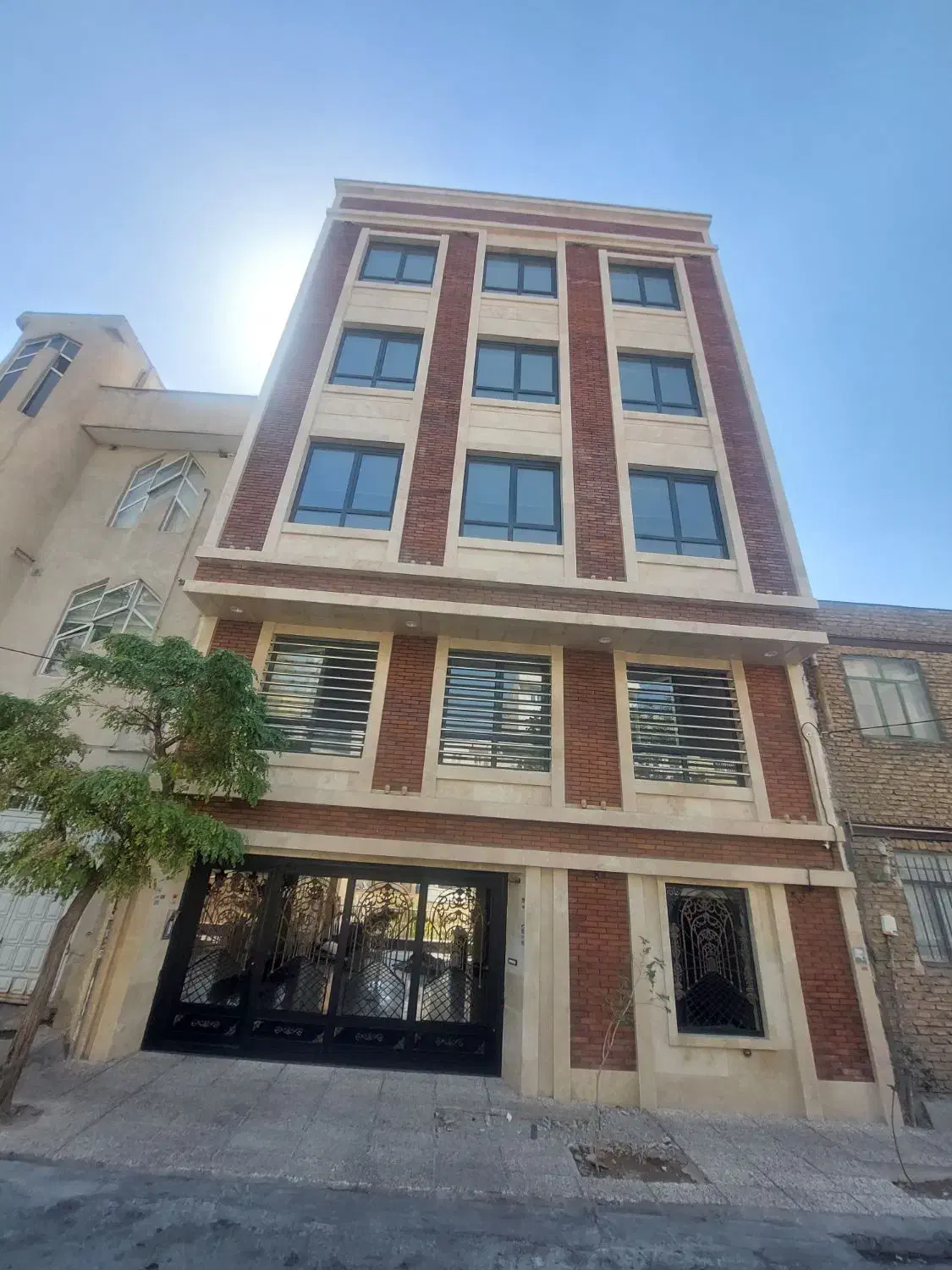 آپارتمان نوساز ۱۱۹متری سه خوابه فلت