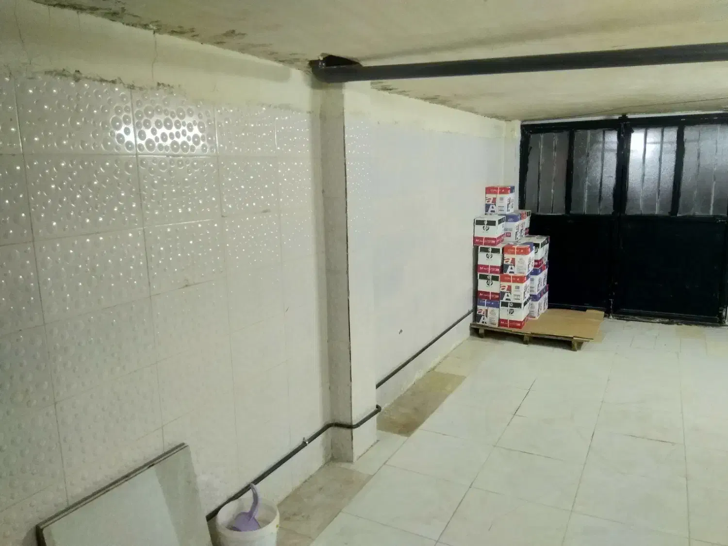 انبارو کارگردان ۳۴ متری