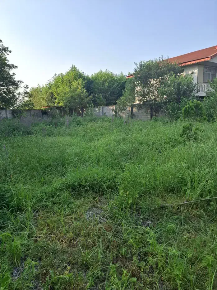بک قطعه زمین مسکونی با جواز ساخت و سند تک برگ