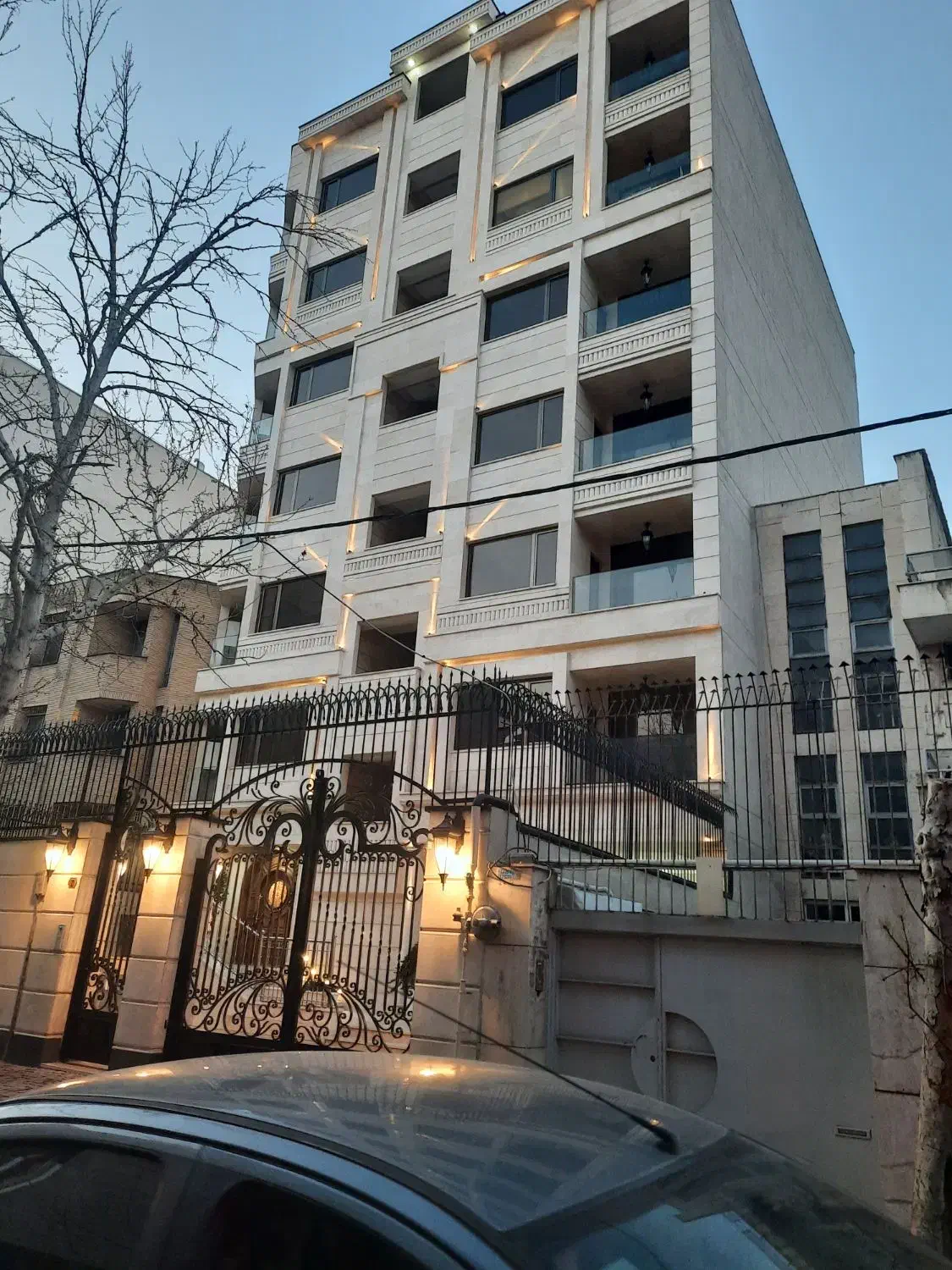 ۱۰۰متر تکواحد ط اول ،شمال میدان سلماس