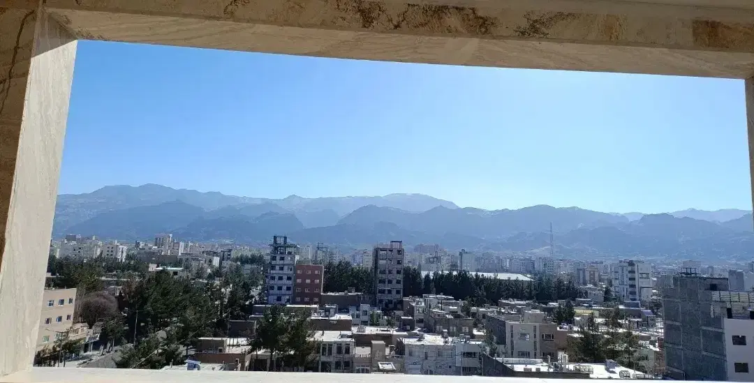 دو واحد کاملا آفتابگیر سر دونبش و در یک ساختمان