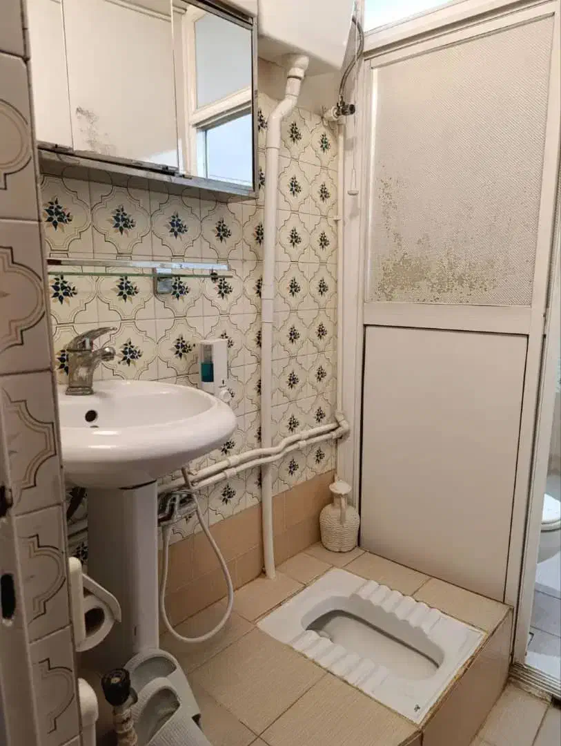 ۸۸ متر ۲خواب حافظ،سرهنگ سخایی