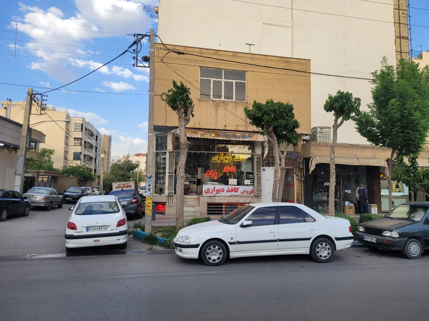 دفتر کار ۴۰ متری ، موقعیت مناسب بر خیابان رباط ۲