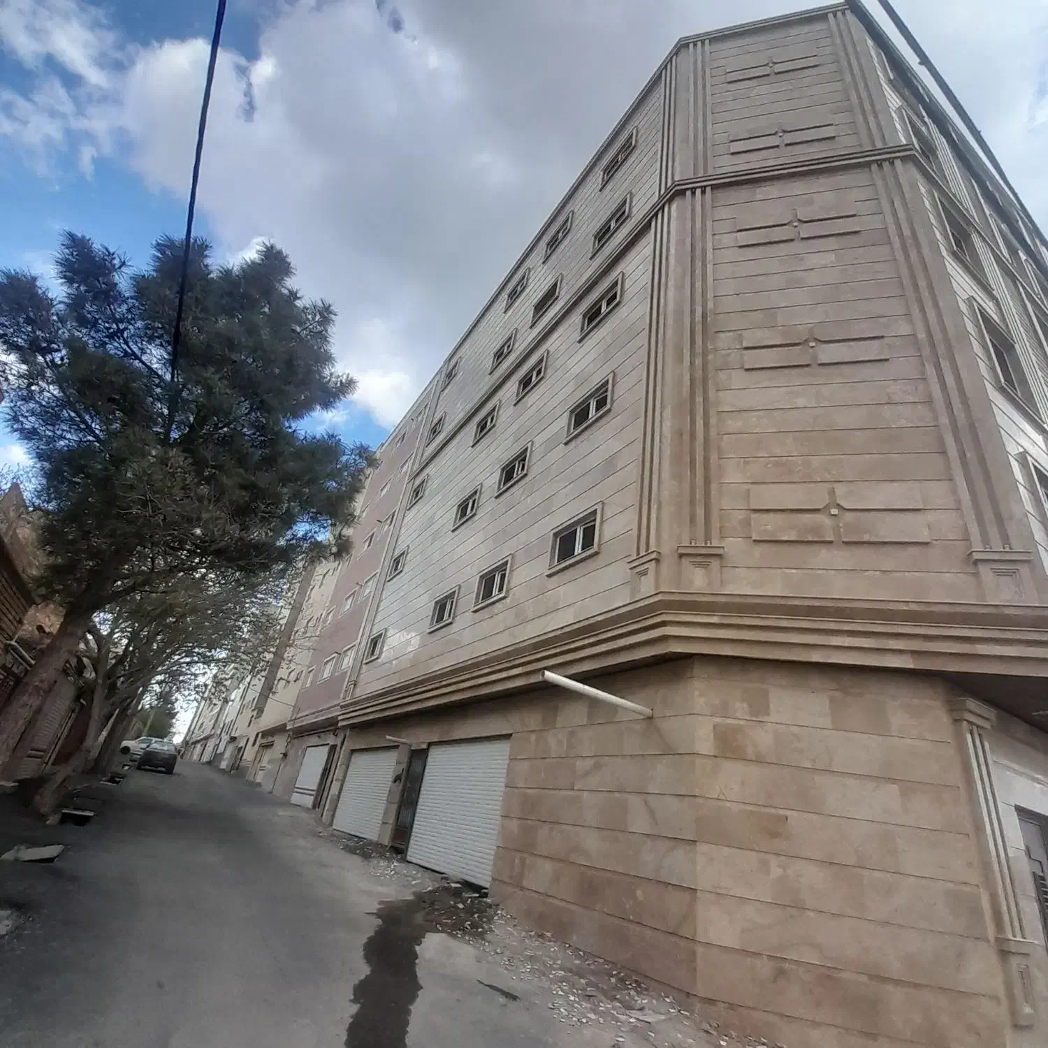 آپارتمان ۱۴۰ متری