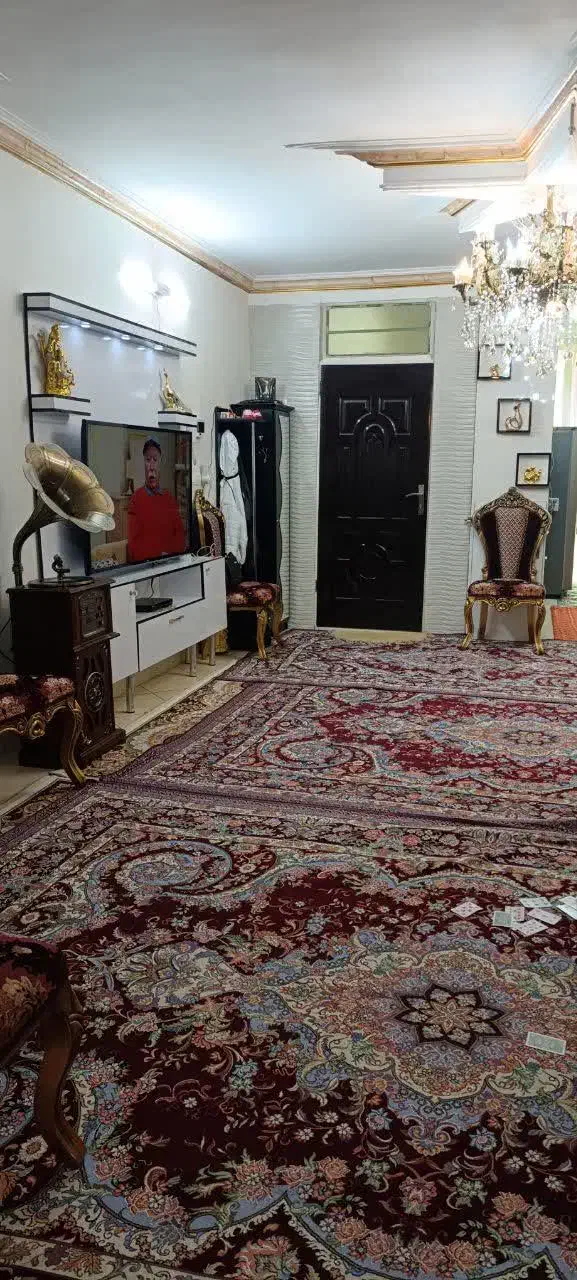 ۸۱ متر سه طبقه تک واحدی فول امکانات