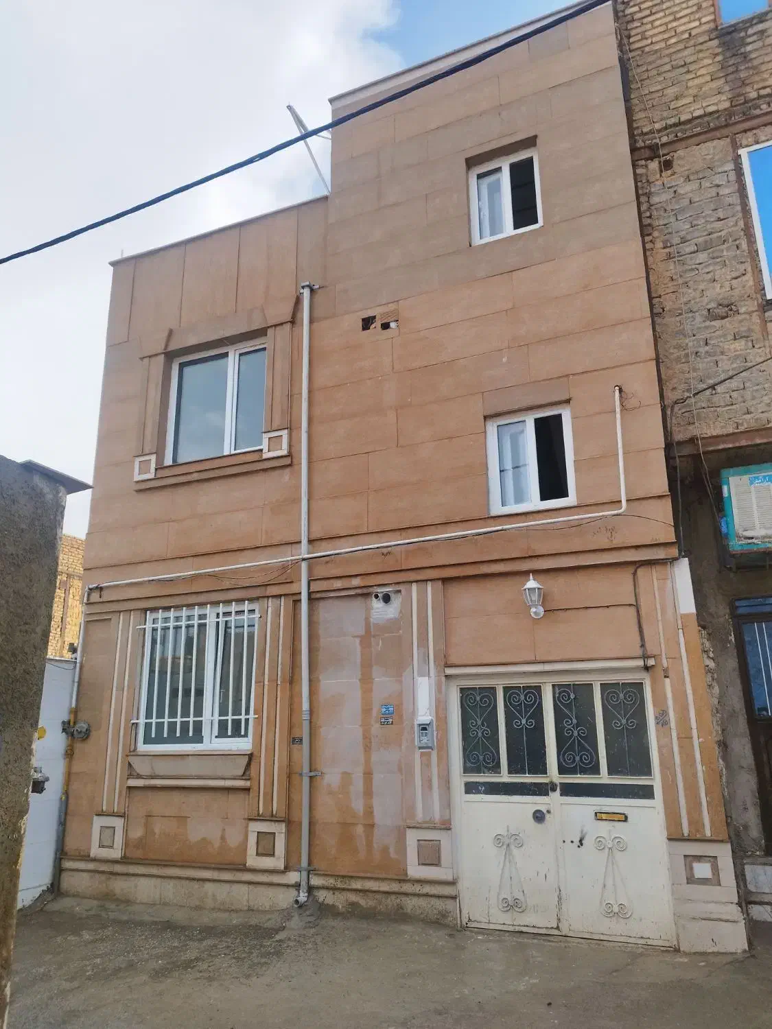 رهن یا اجاره خانه مسکونی 75 متری بازسازی شده