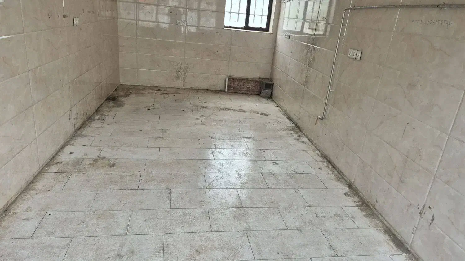 مغازه سر جاده اصلی چورژی