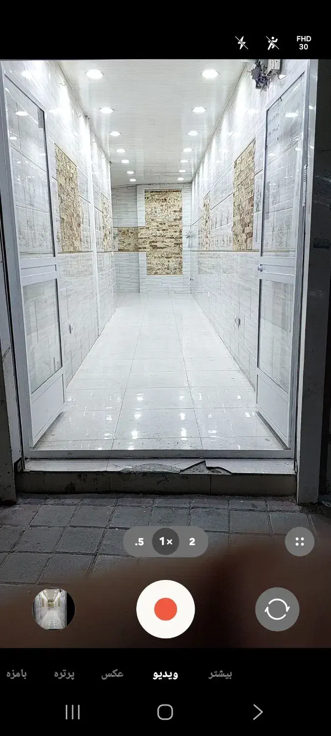 مغازه تجاری و دو واحدتجاری یکجا فروخته میشود