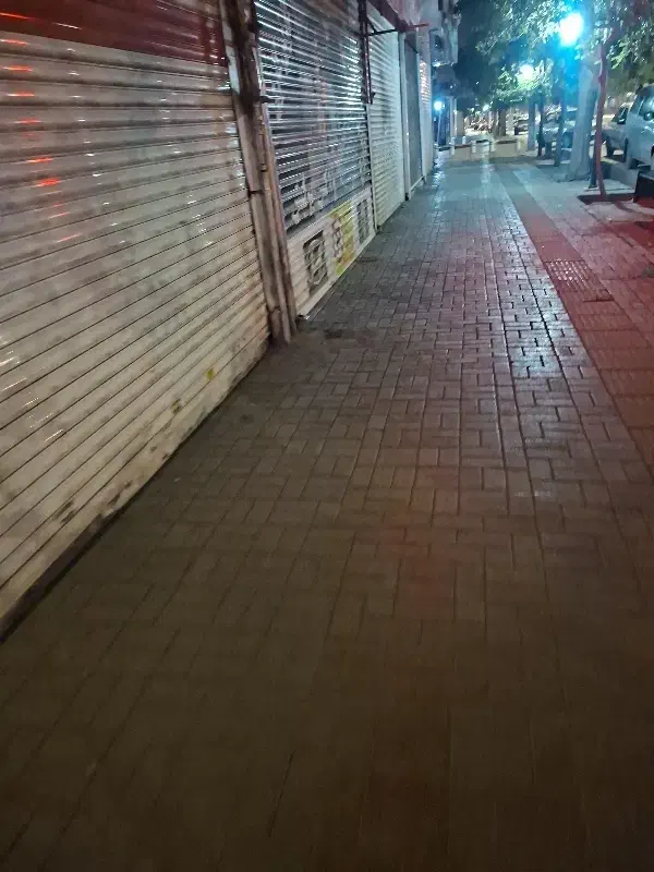مغازه ۲۲ متر تجاری دائم+ ۱۰ متر بالکن