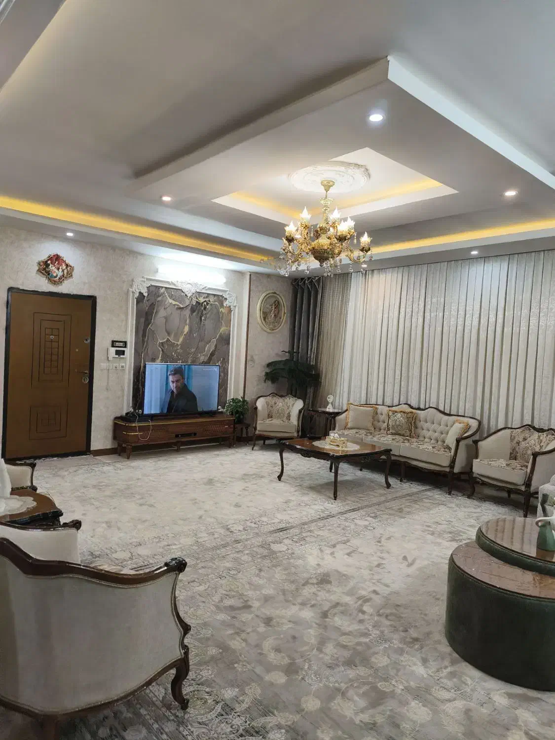 آپارتمان ۱۳۰ متری سه خواب بهترین لوکیشن منطقه توس