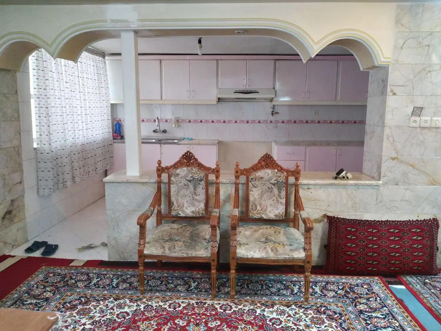 یک واحد  ۹۰ متری طبقه همکف