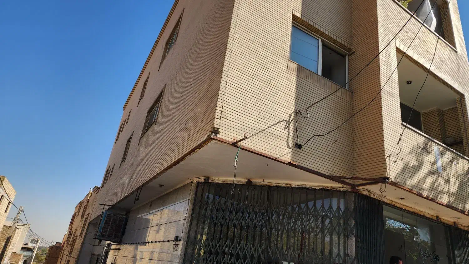 منفی 60 متراژ 110 متر جهت مطب کارگاه آرایشگاه و