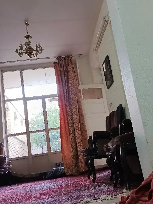 منزل ویلایی دوطبقه تیرآهن قدیمی
