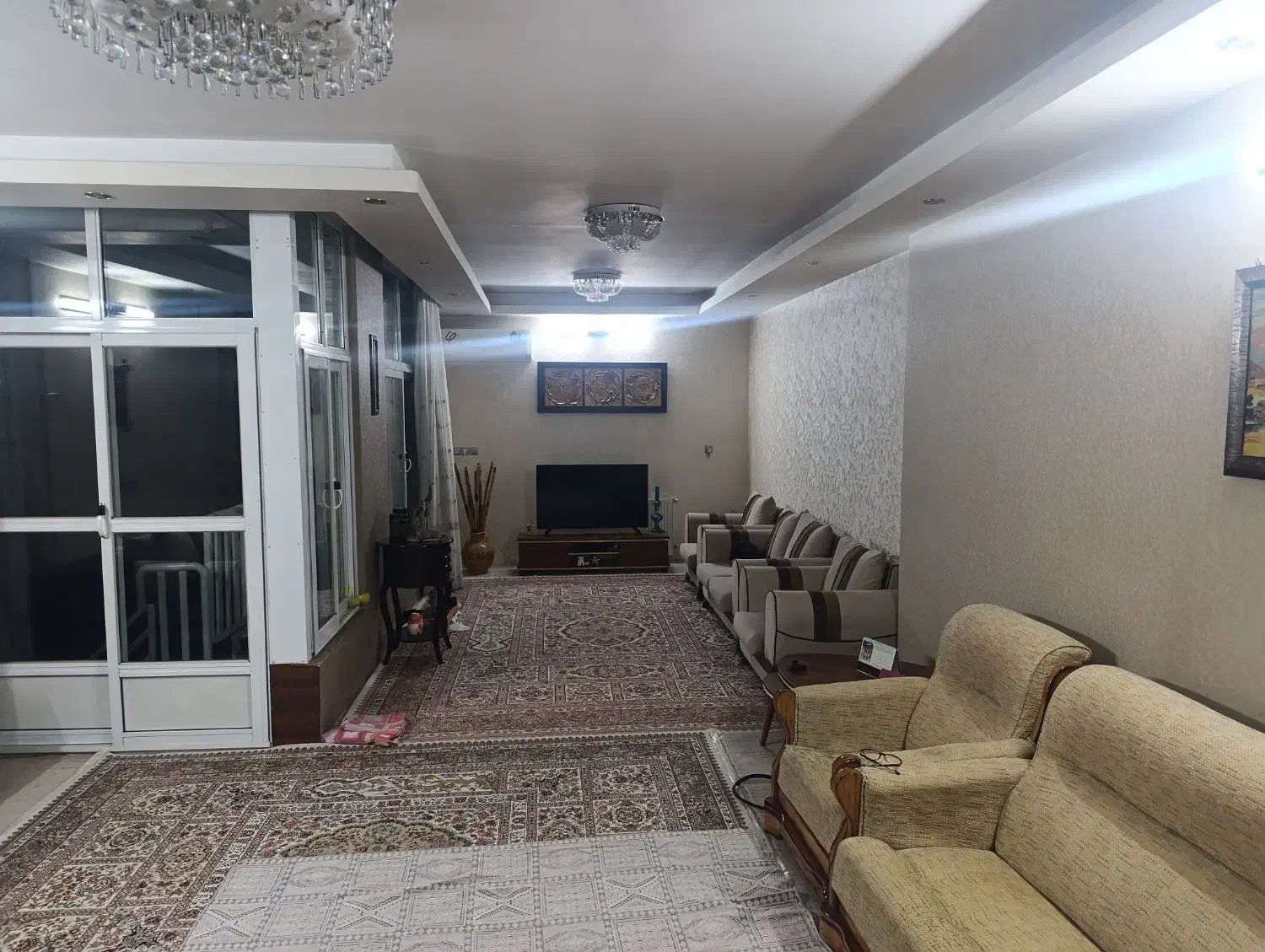 فروش منزل 3 طبقه سال ساخت 1380  آهن ستون وسط