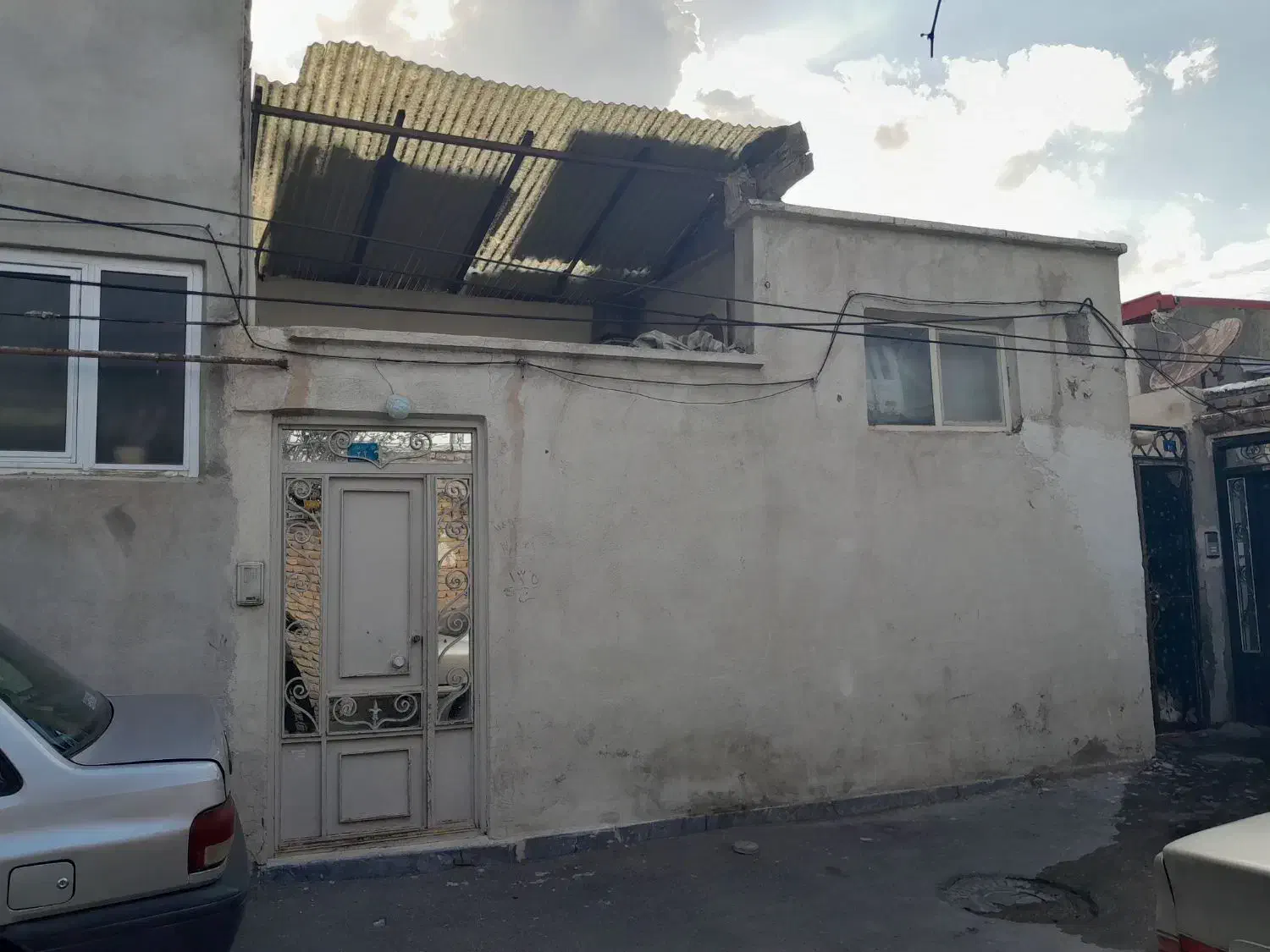 خانه ۵۰ متری در کوچه ۶متری واقع ساختمان سنگی
