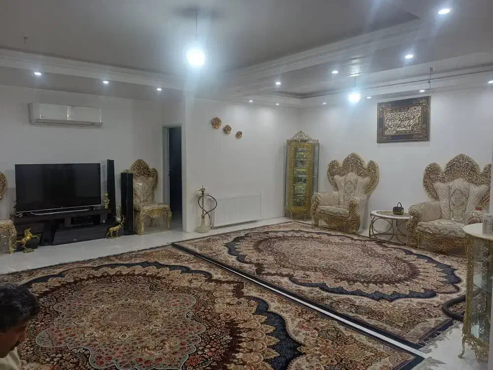 فروش آپارتمان ۱۰۰متری واقع در خیابان شهادت