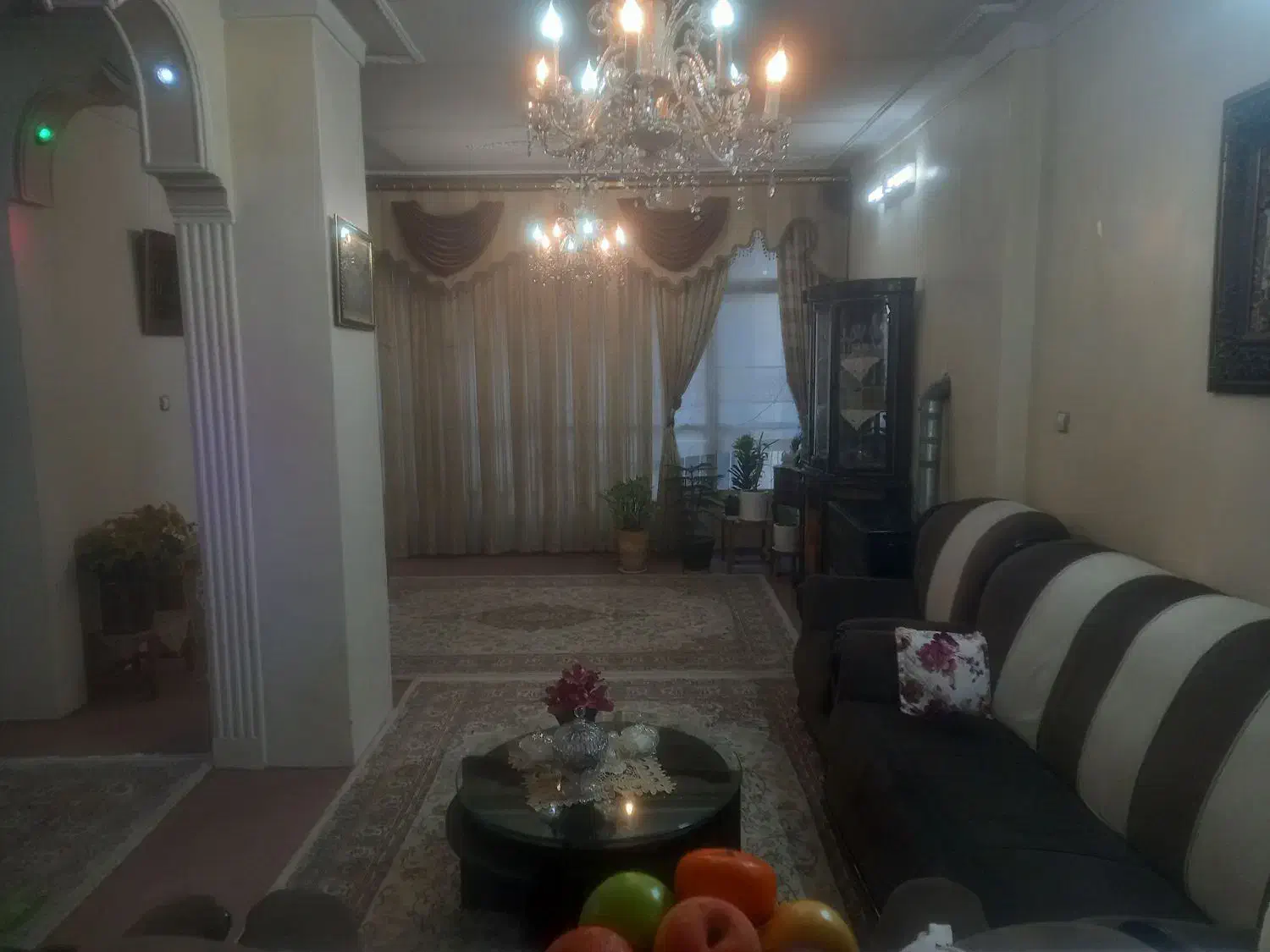 یکواد آپارتمان نود شیش مترویک اتاق بالا