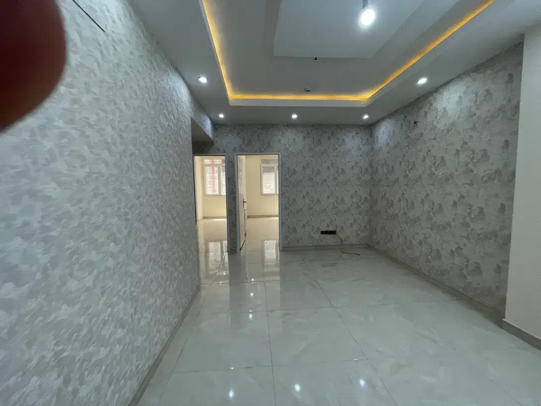 ۸۵ متری   دو خواب وکیل اباد