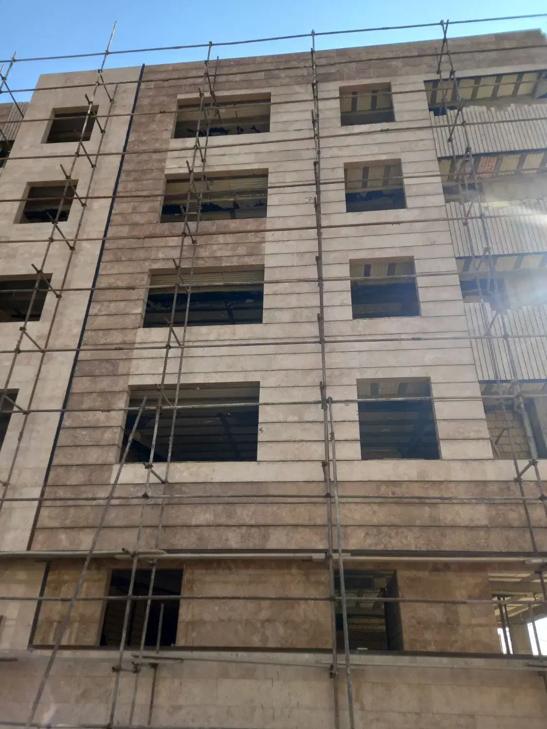 آپارتمان پرواز کلانتری