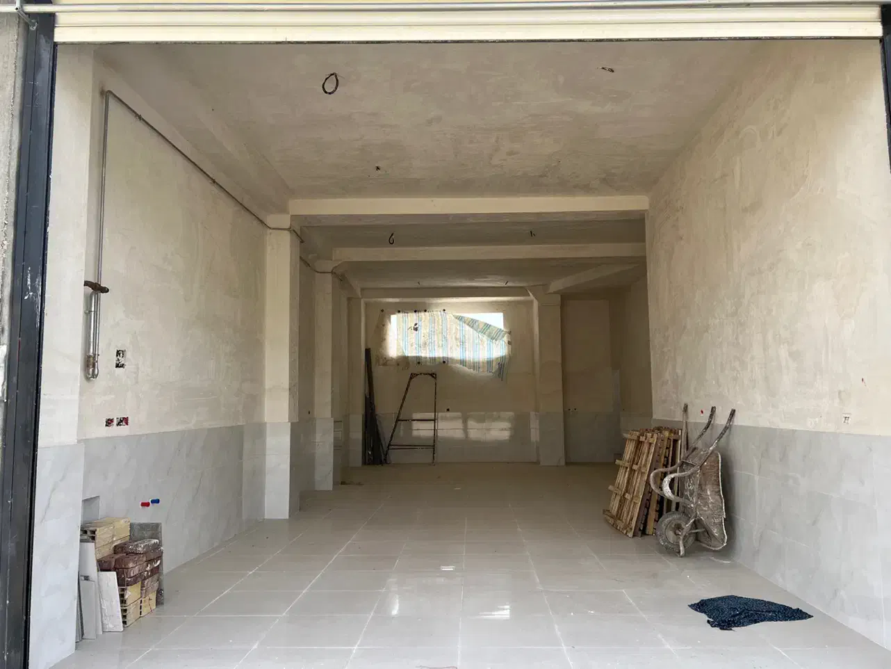 یک باب مغازه ۸۰ متری فقط جهت انباری