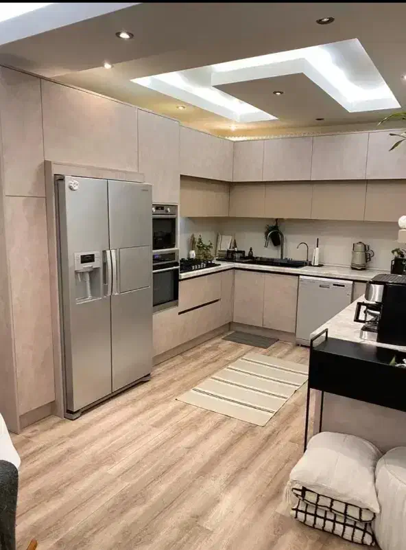 آپارتمان دوخوابه ۱۲۰ متری طبقه چهارم با پارکینگ