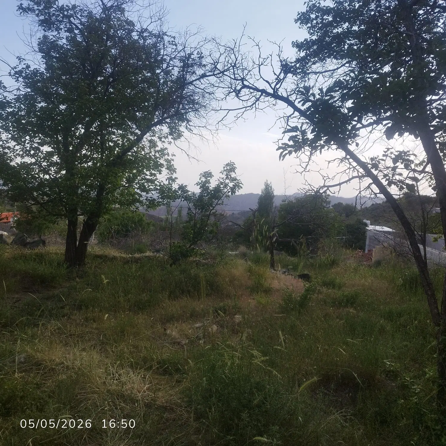 زمین در هبکری همراه با اب قنات