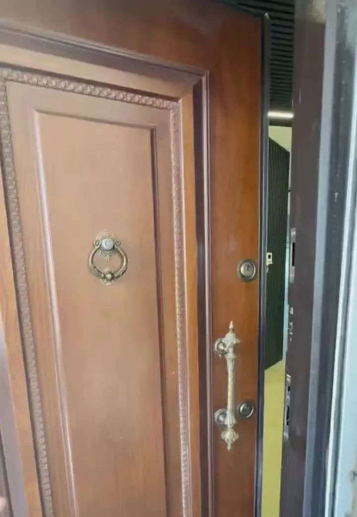 ملک تجاری در سلمان فارسی ۶