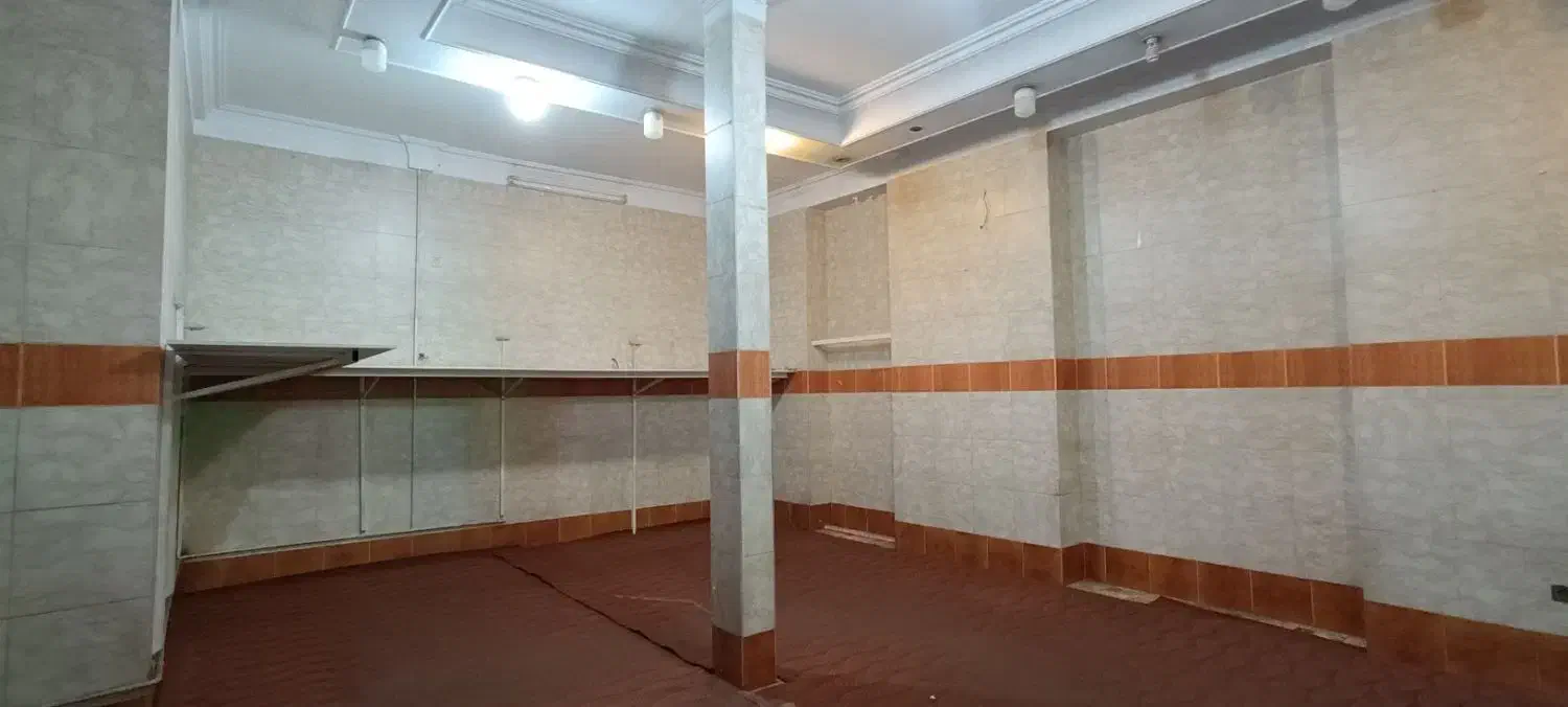 مغازه پنجاه متری