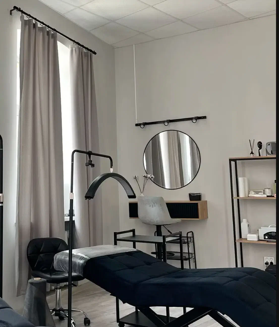اجاره اتاق ۲۰ متری،لاین فشیال پوست،رنگ مو