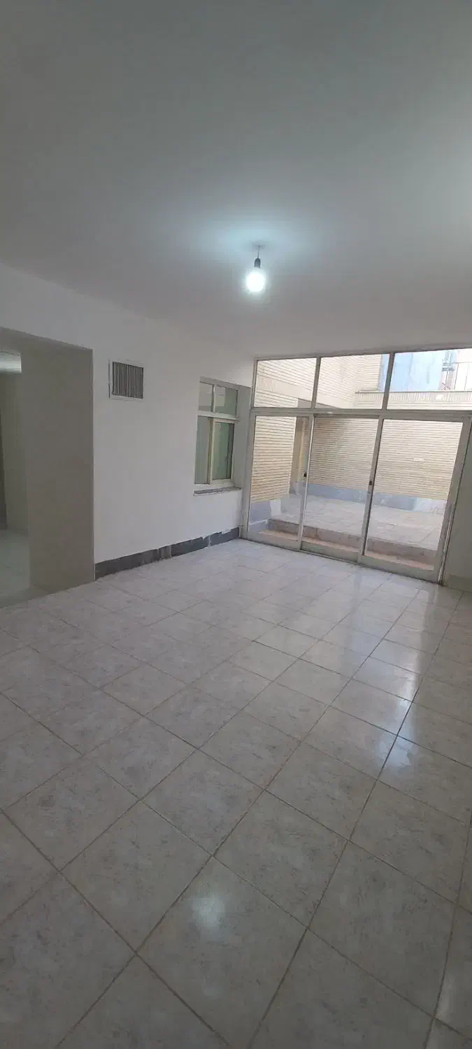 خانه ۱۰۰ متری بازسازی شده با امکانات کامل