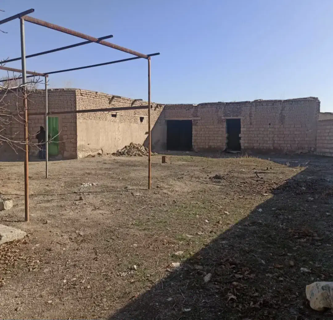 702متر زمین با سند تک برگ