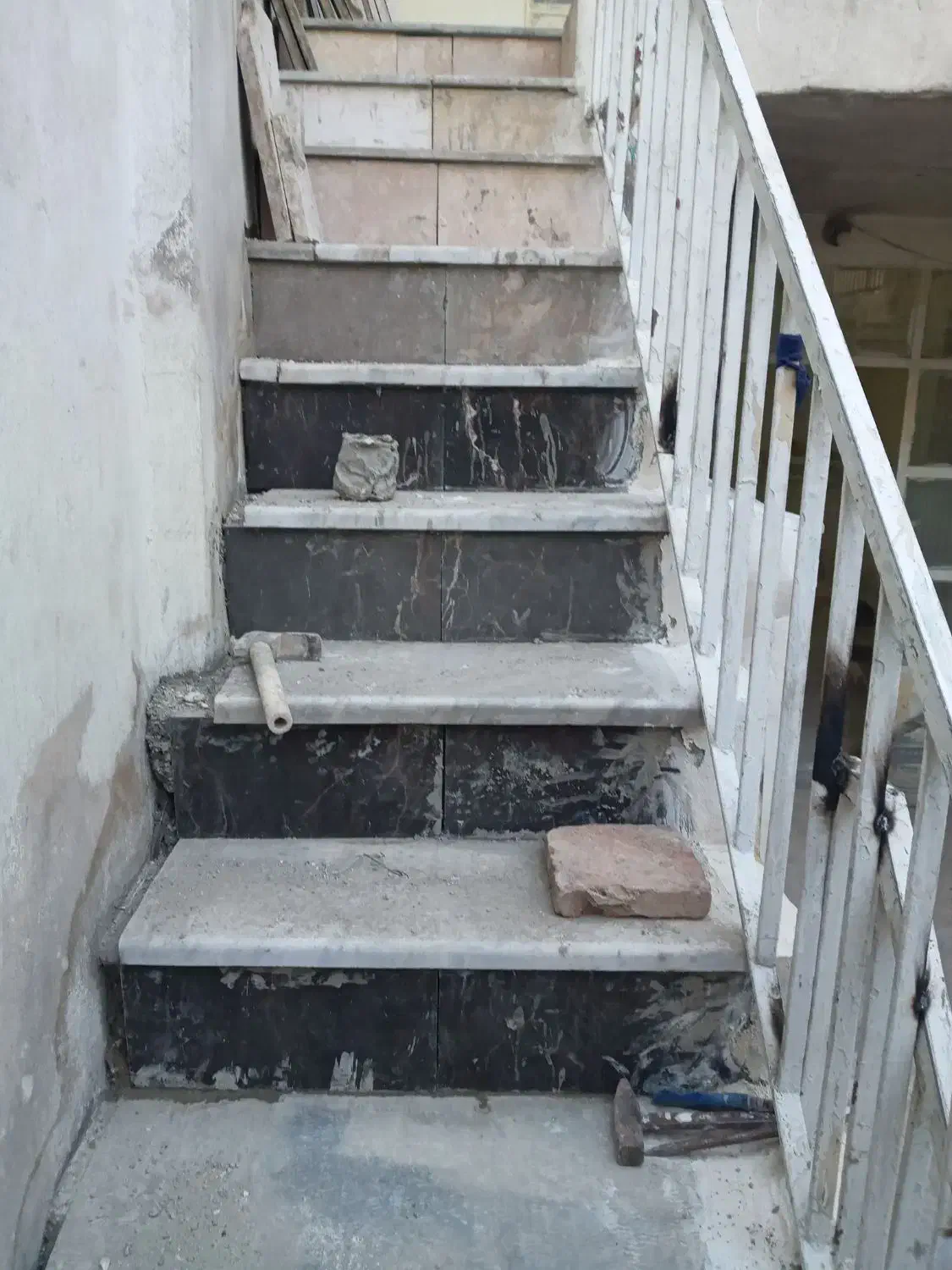 خانه حیاطی مسکونی دوطبقه