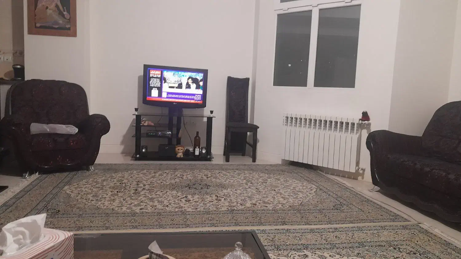 همخونه خانم می‌پذیرم
