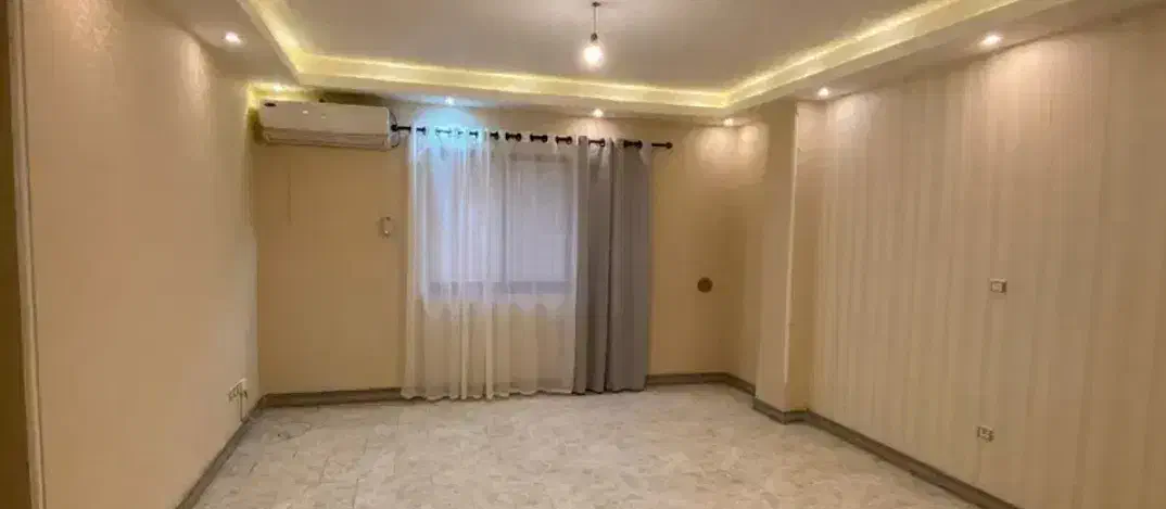 همخونه،و خونه ندارم