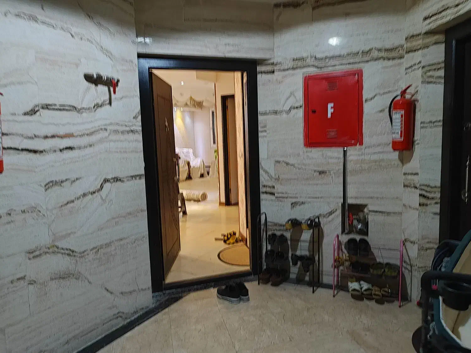 آپارتمان ۳ خوابه مستردار