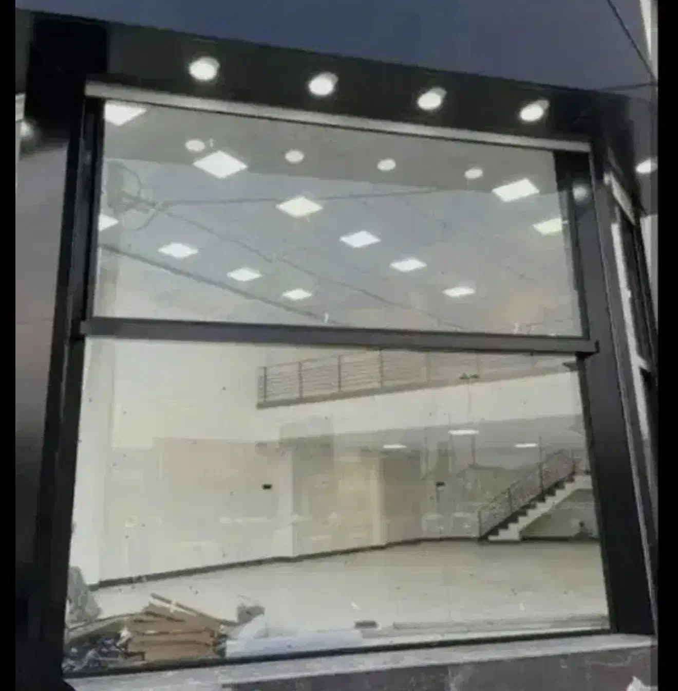 اجاره مغازه ۱۴۰ متر بر اصلی نیاوران لوکیشن عالی