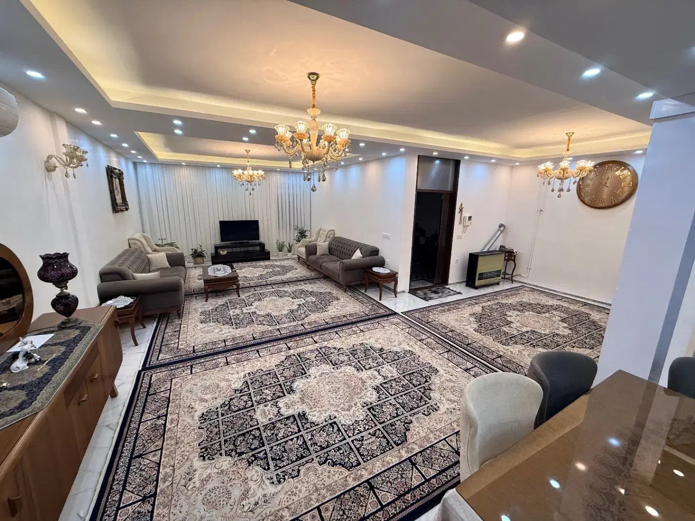 فروش خانه دو طبقه لوکس در مرکز شهر