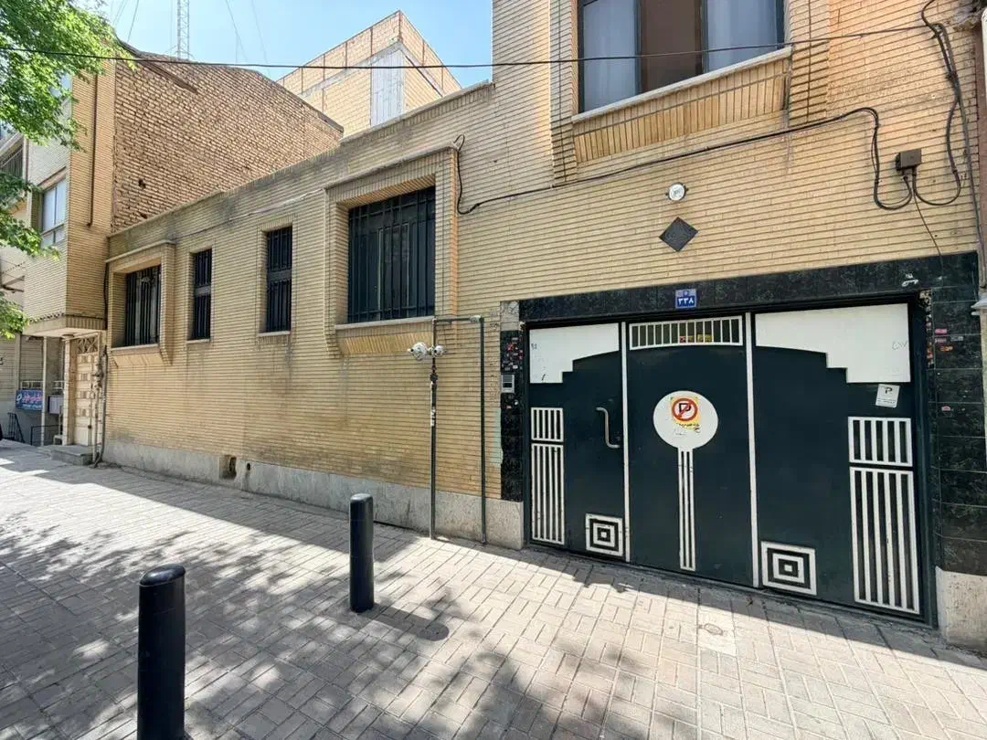 خانه کلنگی ۱۰۶ متری