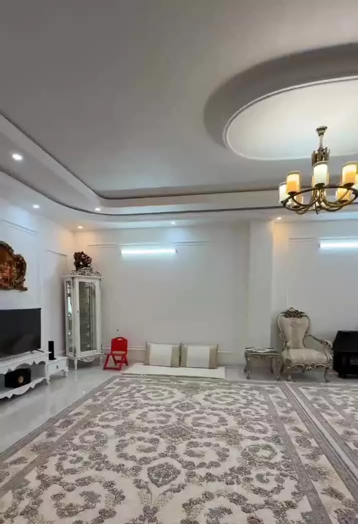 واحد مسکونی پشت کلینیک تخصصی