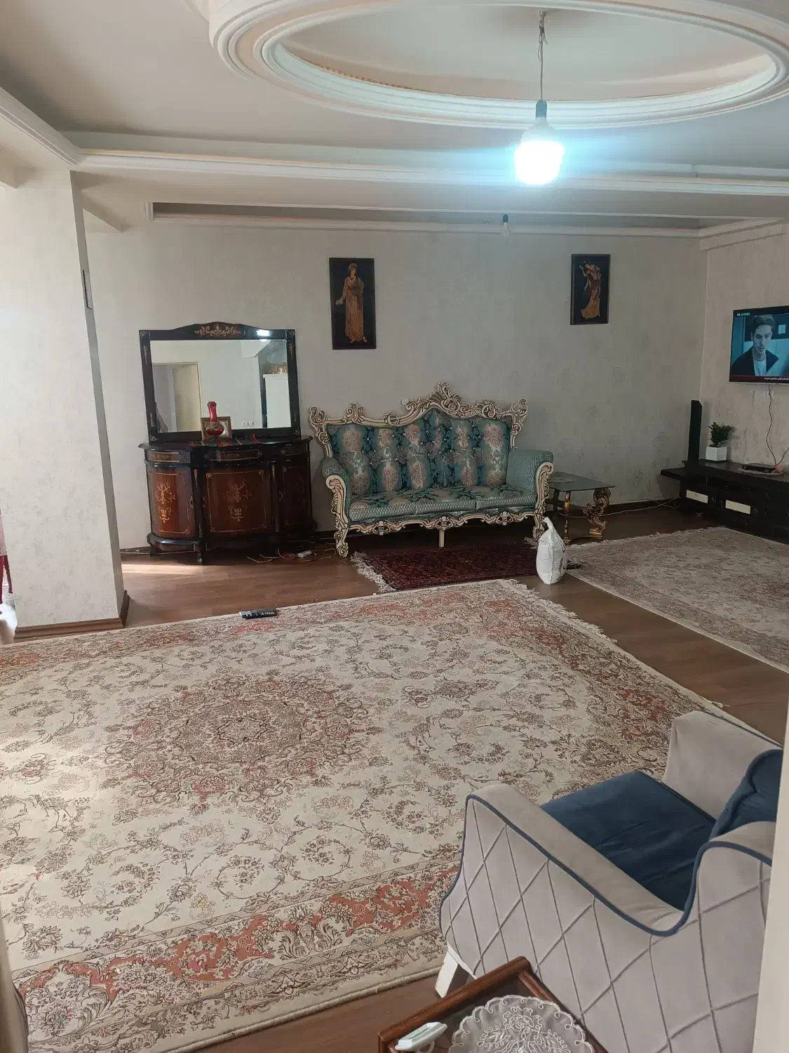 آپارتمان شیک فروش یامعاوضه با خانه حیاط دار