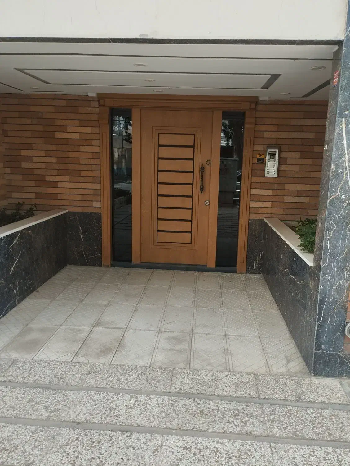 آپارتمان فروشی  ۱۳۸ متری شهرک ناز