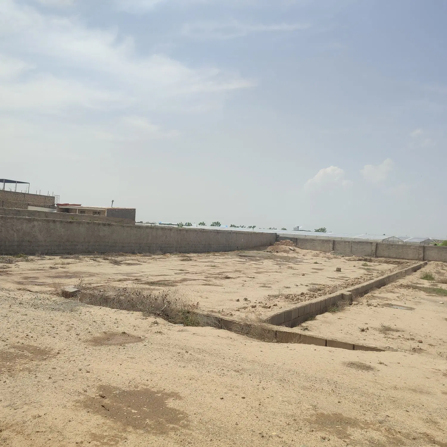 زمین در کلین