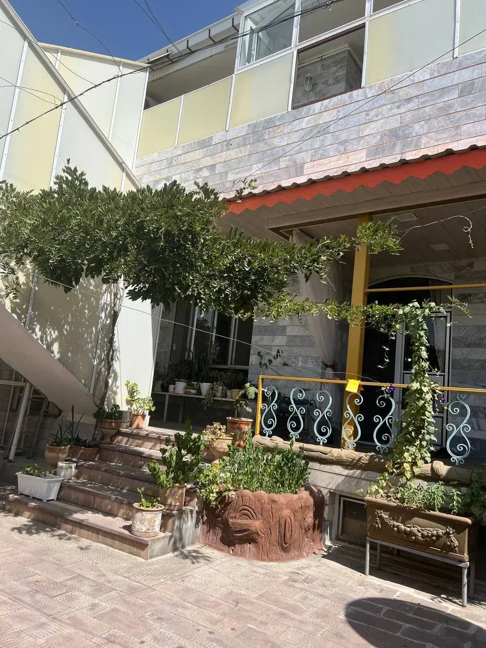 فروش حیاط باصفا