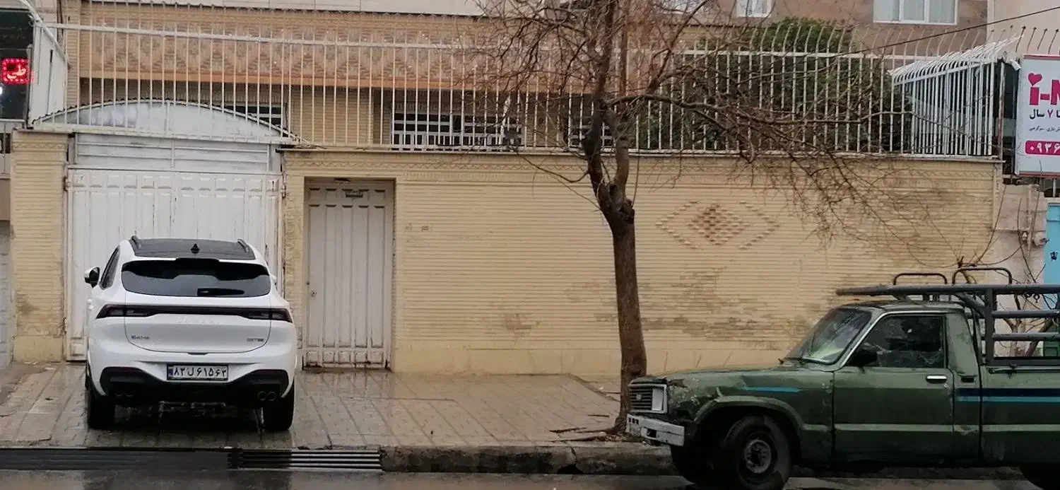 ویلایی یک طبق دربست درب حیاط درنبی اکرم
