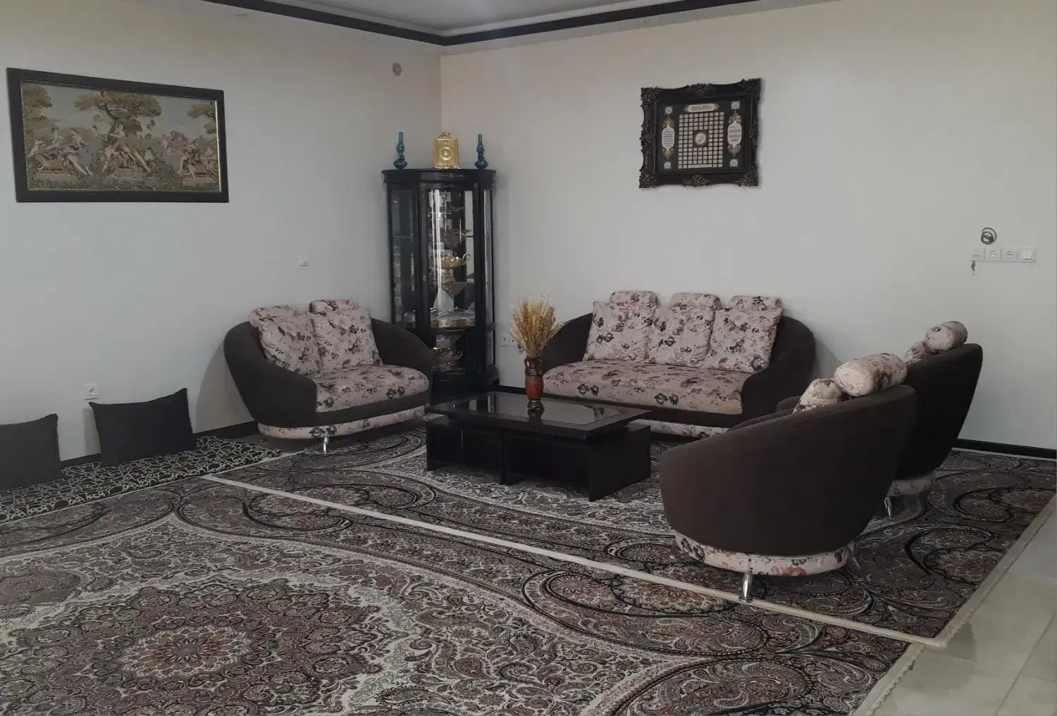 به یک هم خونه نیازمندیم