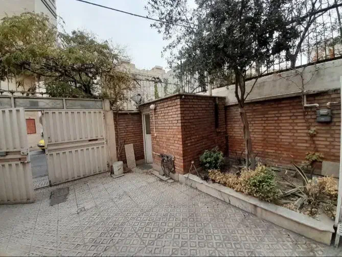 190متر ویلایی بر7 متر،شرایط ساخت عالی و قابل سکونت